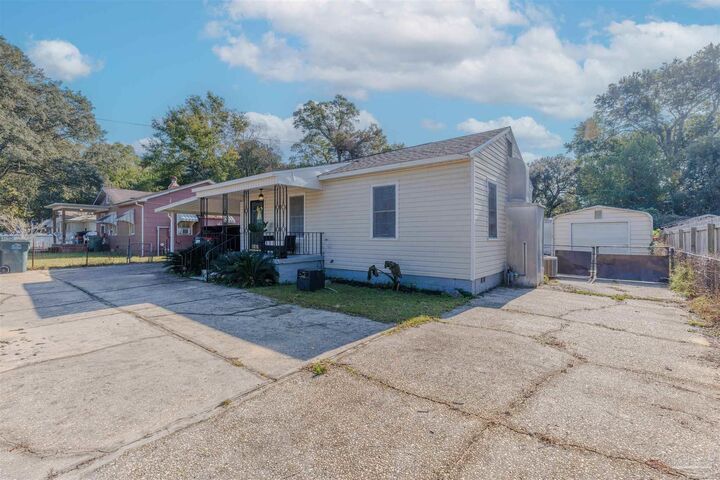 Property Photo:  39 Sandalwood St  FL 32505 