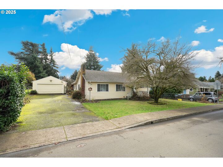 Property Photo:  3506 SE Olsen St  OR 97222 