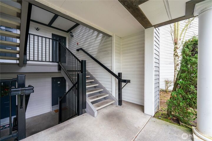 Property Photo:  15415  35th Avenue W F204  WA 98087 
