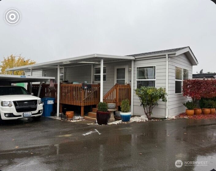 Property Photo:  3215 S 181st Place  WA 98188 