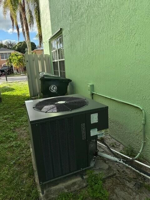 Property Photo: 4172 Pine Hollow Circle FL 33463