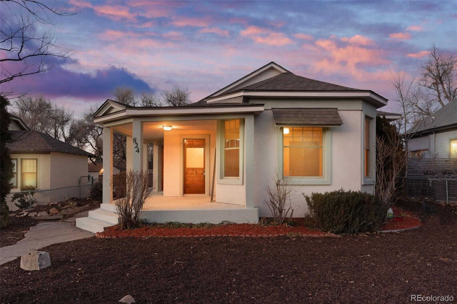 Property Photo:  824 E Cache La Poudre Street  CO 80903 