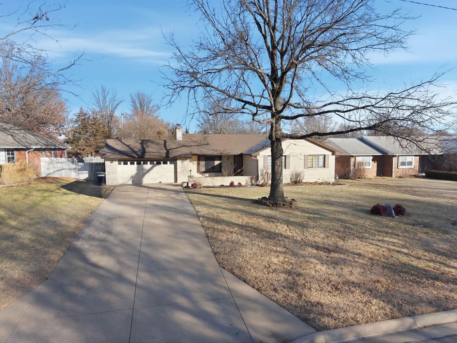 Property Photo:  14 Huntington Rd  KS 67010 