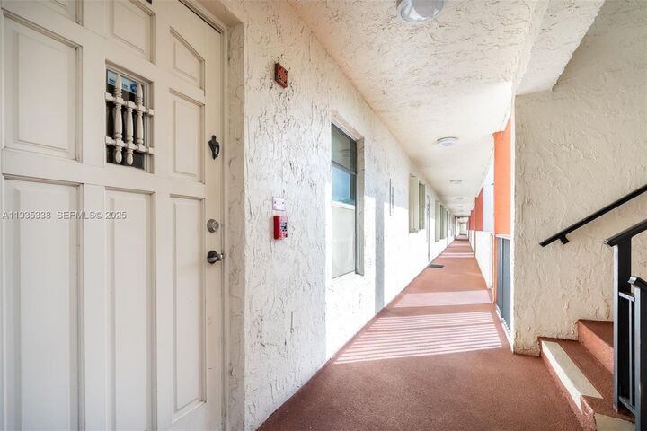 Property Photo:  150 S Hollybrook Ter 208  FL 33025 