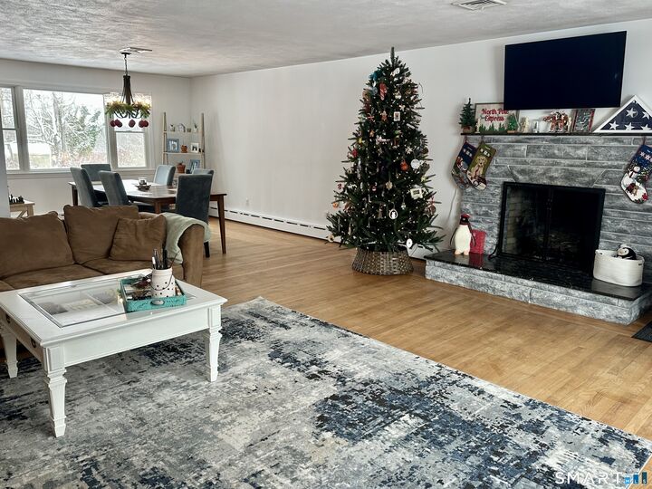 Property Photo:  43 Featherbed Lane  CT 06405 