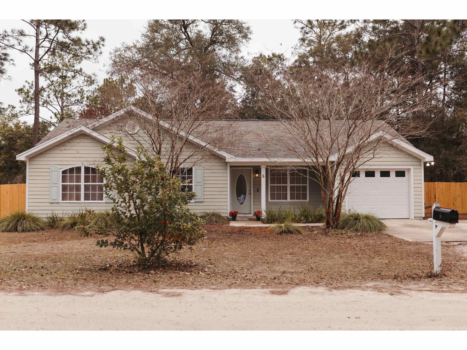 Property Photo: 5 Midway Court FL 32327