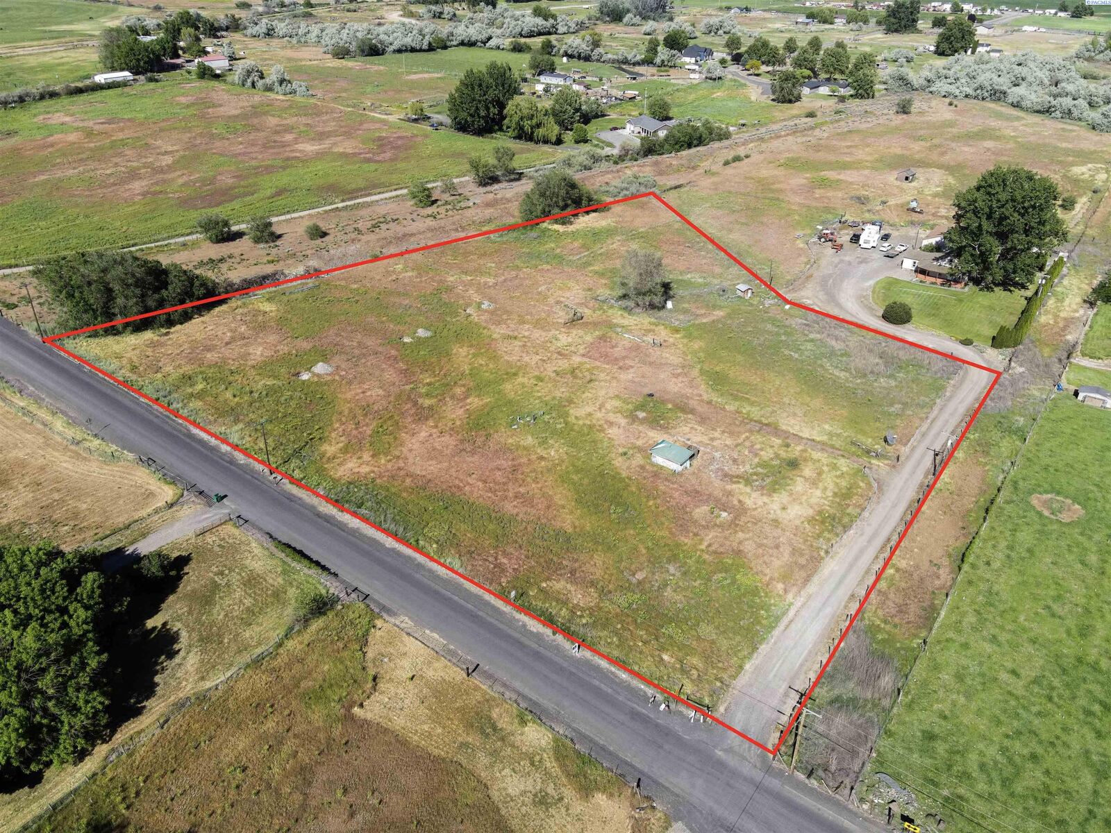 Property Photo: 11701 N Albro Rd WA 99350