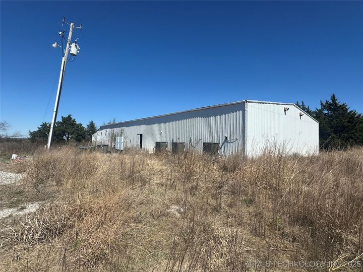 Property Photo: 19500 E 6th Street OK 74085