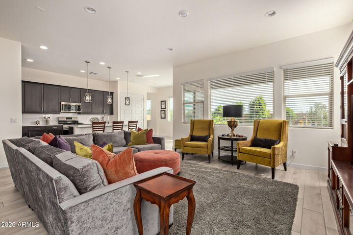 Property Photo: 9623 S 38th Lane AZ 85339