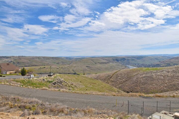 Property Photo:  1783 River Canyon Drive  WA 99403 