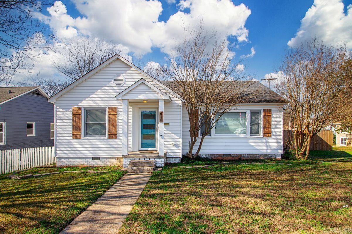 Property Photo:  615 S Richards Street  AR 72015 