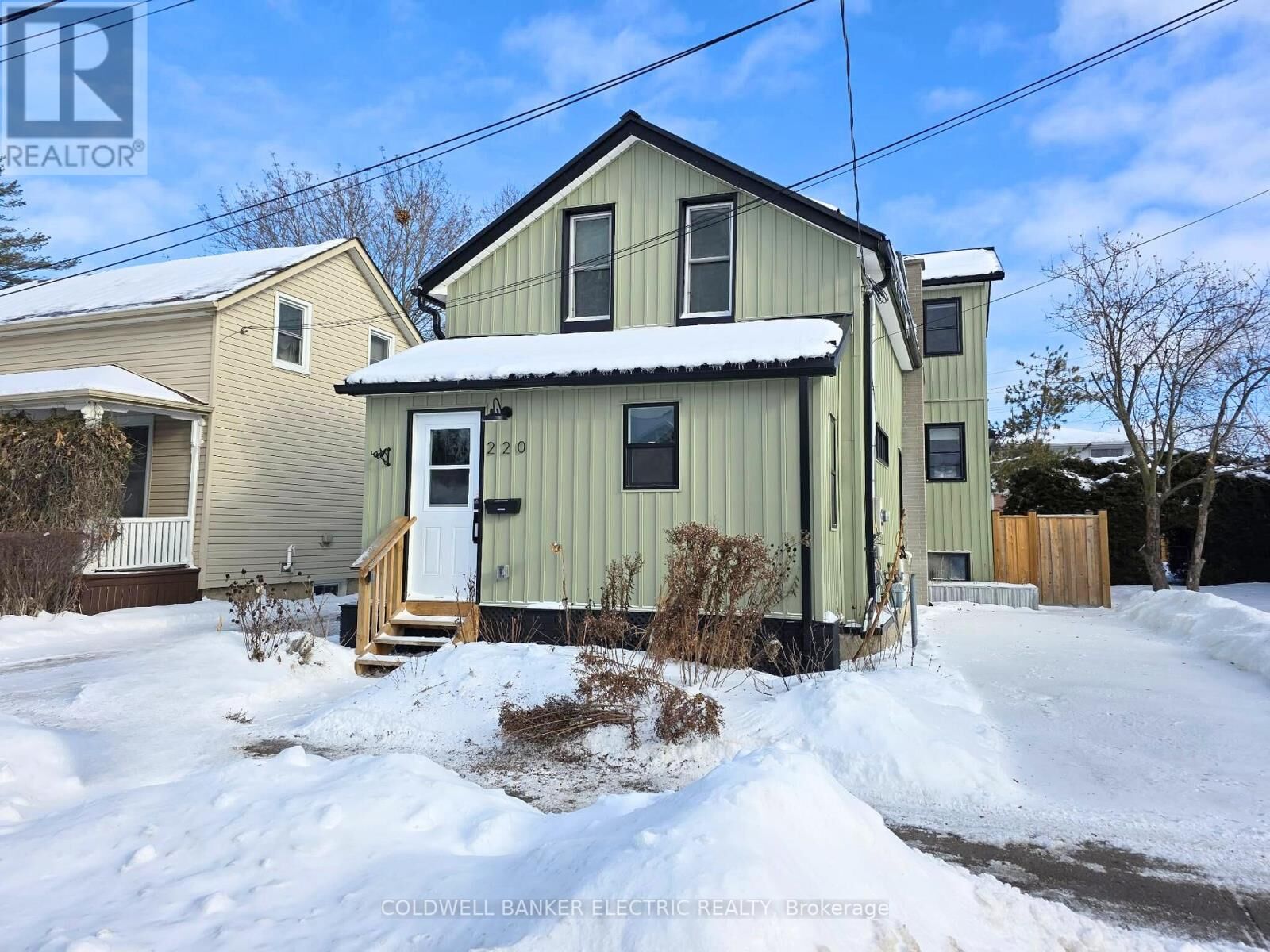 Property Photo:  220 Rogers Street  ON K9H 1W3 