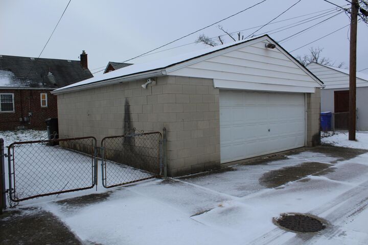 Property Photo: 676 Butler Avenue OH 43223