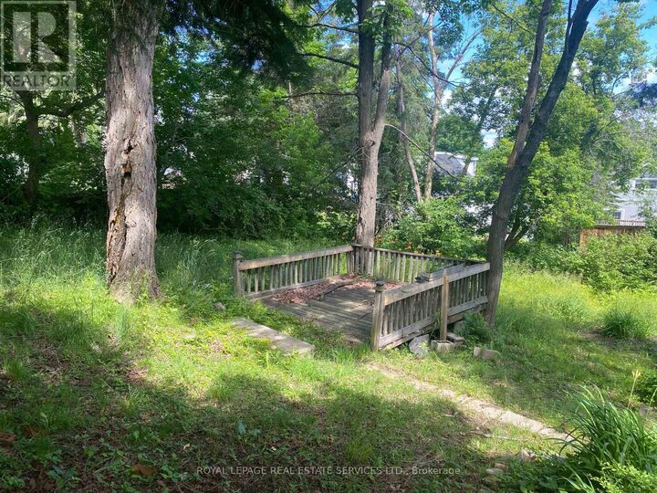 Property Photo:  16 Cora Street East  ON P1H 1P6 