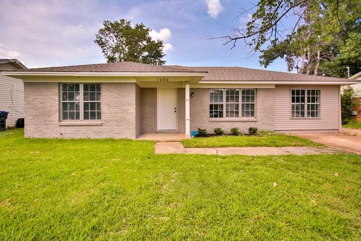 Property Photo:  1606 Goodwin Avenue  AR 72301 