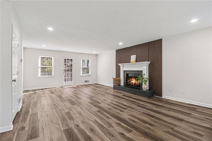 Property Photo:  1956 Spencer Oaks Lane  GA 30058 