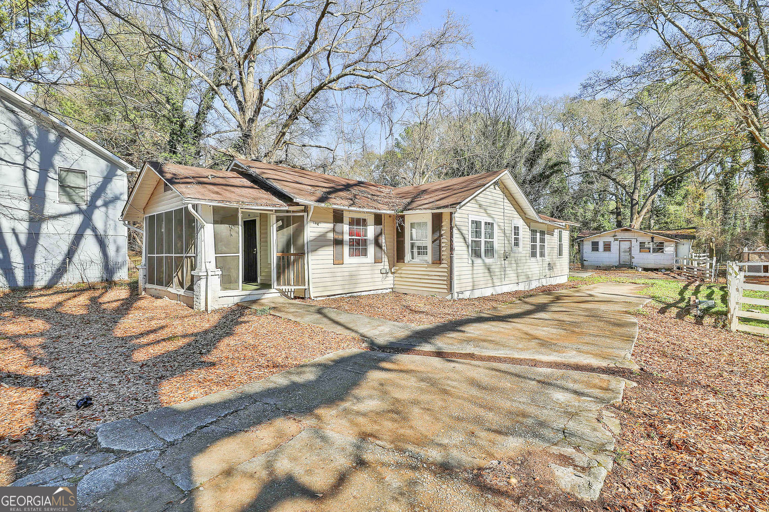 Property Photo:  66 Howell Drive SW  GA 30331 
