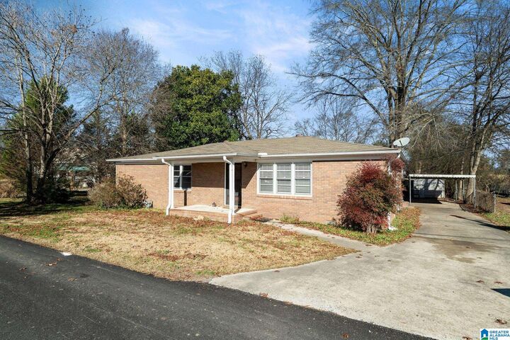 Property Photo:  31 3rd Avenue  AL 35953 