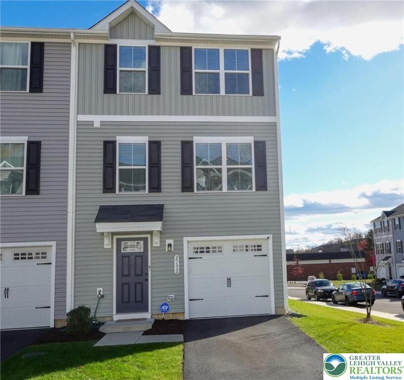 Property Photo:  2132 Cross Country Road  PA 18067 