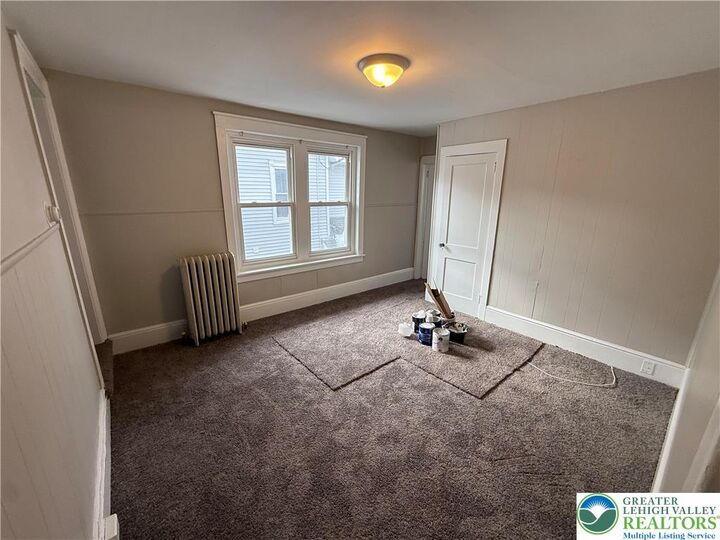 Property Photo:  1052 Seneca Street 2  PA 18015 