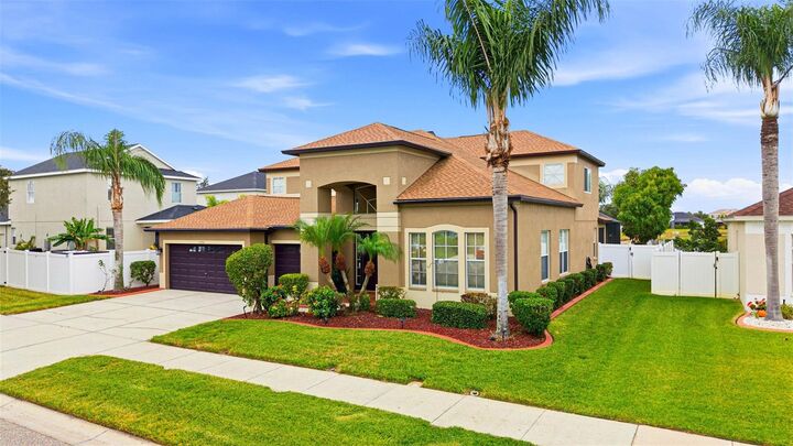 Property Photo:  13704 Artesa Bell Drive  FL 33579 