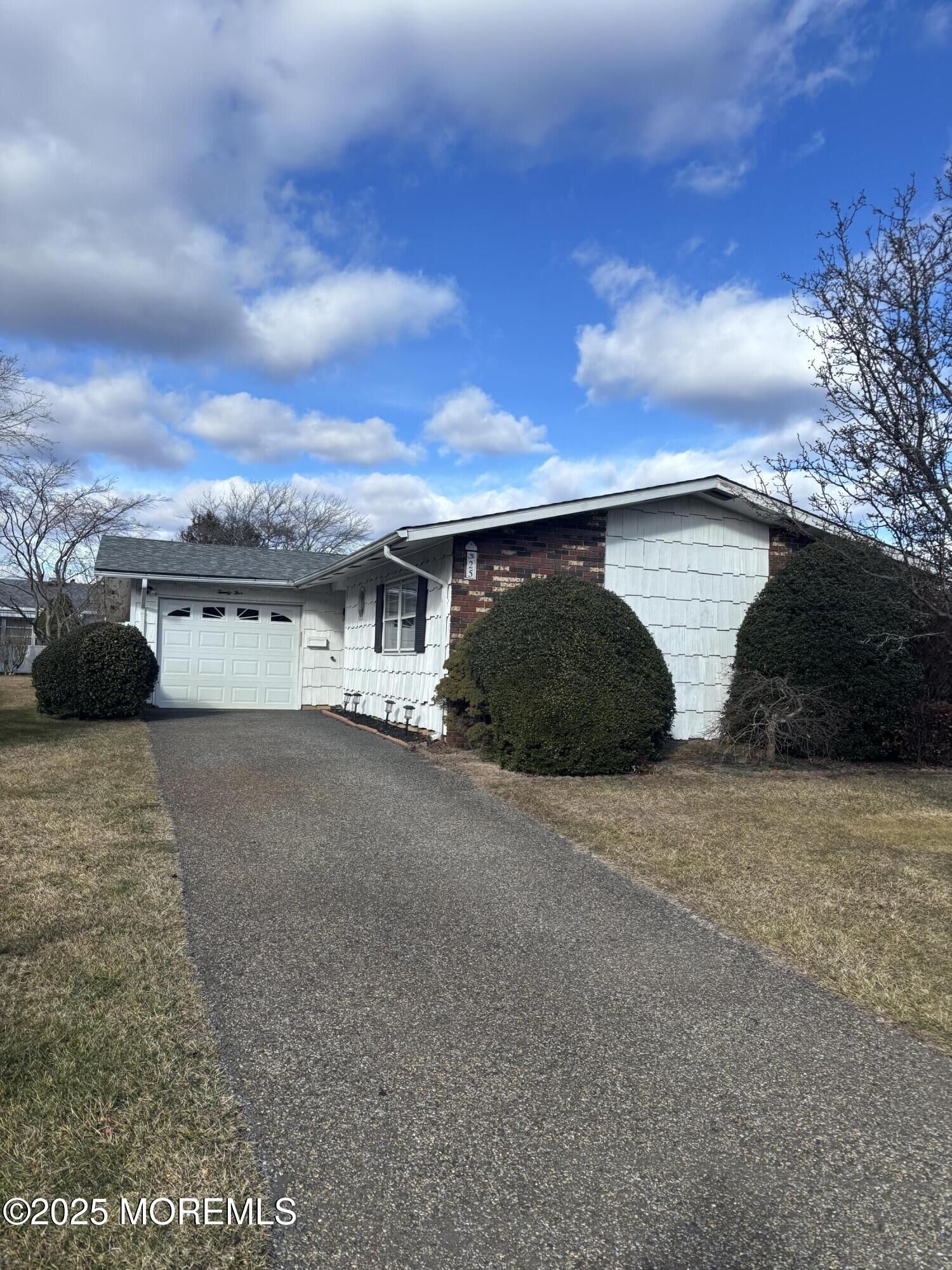 Property Photo:  25 Robinson Road  NJ 08724 