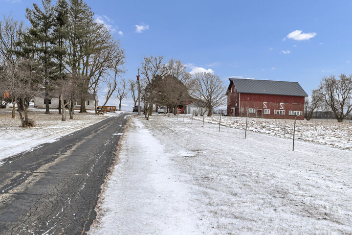 Property Photo:  13535 County Line Road  IL 61038 