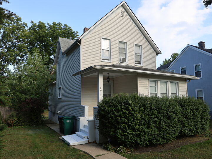 Property Photo:  2911 Emmaus Avenue  IL 60099 