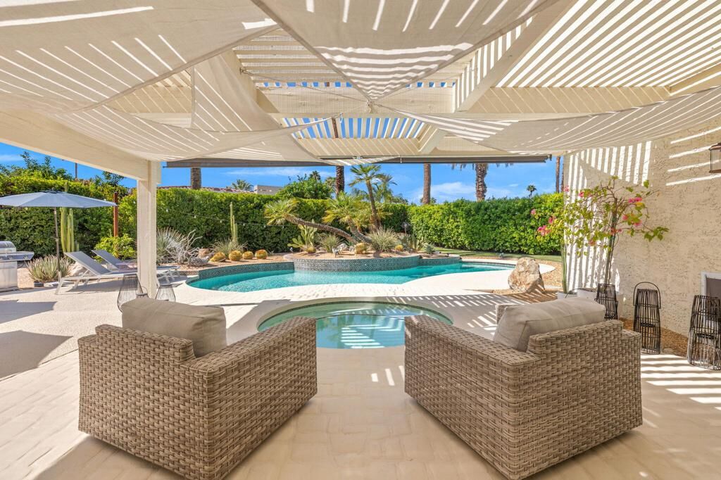 Property Photo:  4 Lincoln Place  CA 92270 