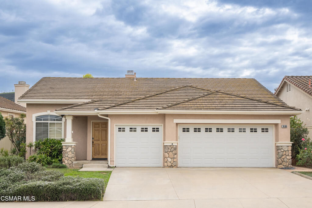 Property Photo:  1690 Springhaven Avenue  CA 91320 