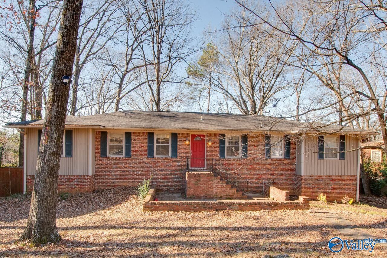 Property Photo:  12116 Comanche Trail SE  AL 35803 