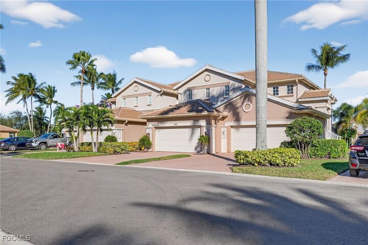 Property Photo:  13960 Lake Mahogany Boulevard 1922  FL 33907 