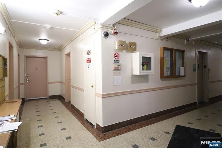 Property Photo:  3071 Edwin Avenue 1B  NJ 07024 