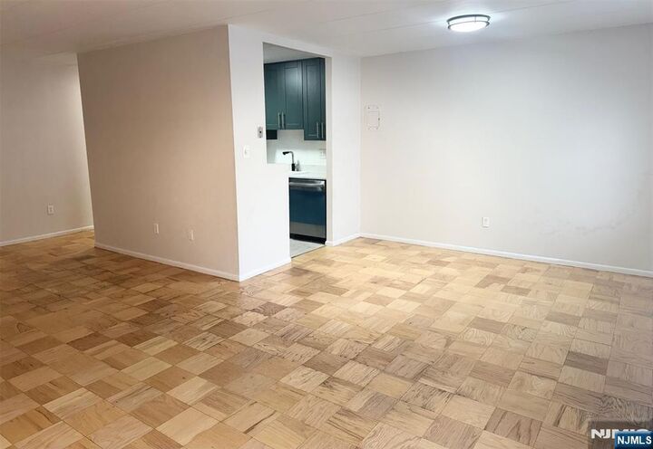 Property Photo:  25 Jefferson Street 3D  NJ 07601 