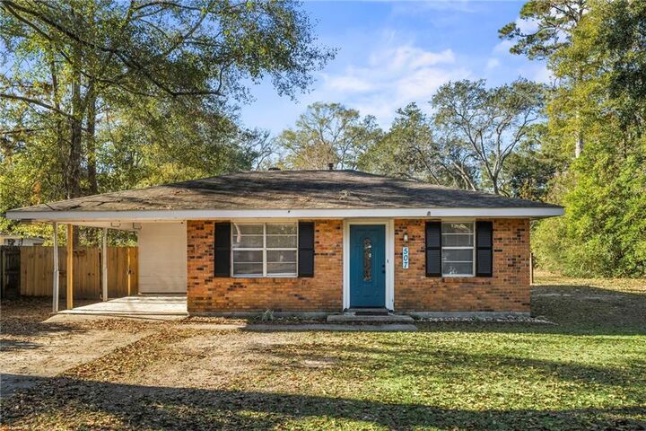 Property Photo:  507 E 3rd Avenue  LA 70433 