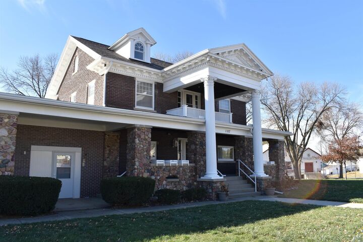 Property Photo:  1107 Morningside Ave  IA 51106 