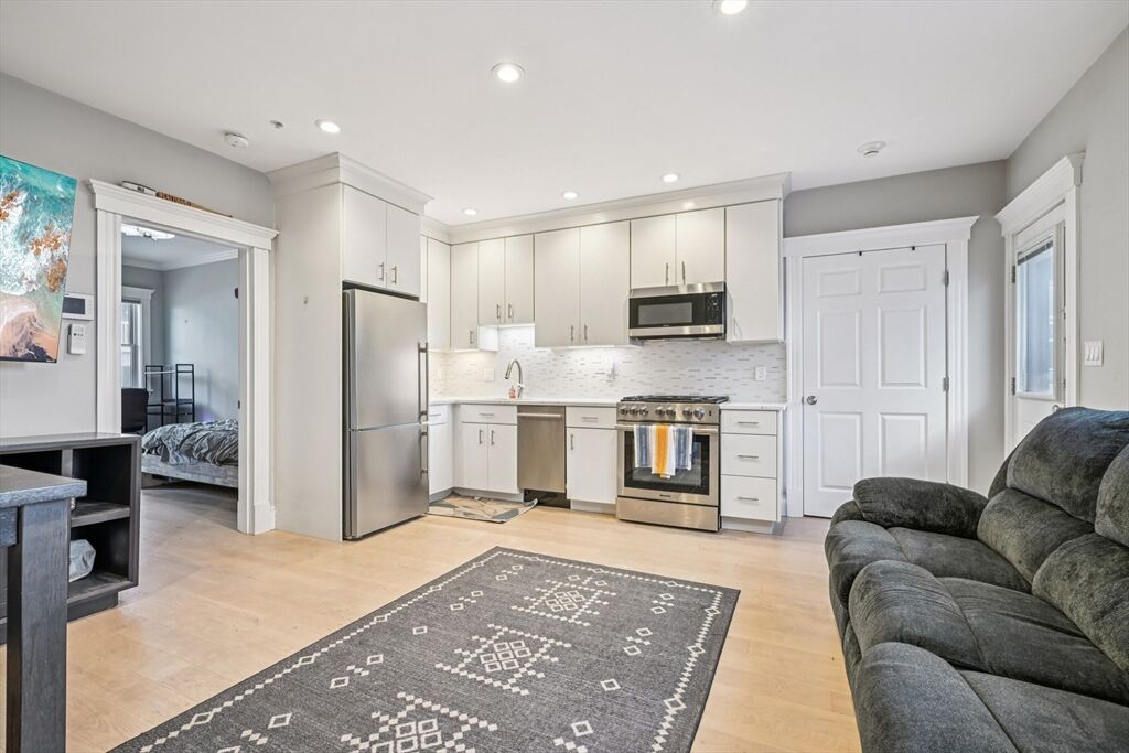 Property Photo:  600 Shirley 4  MA 02152 