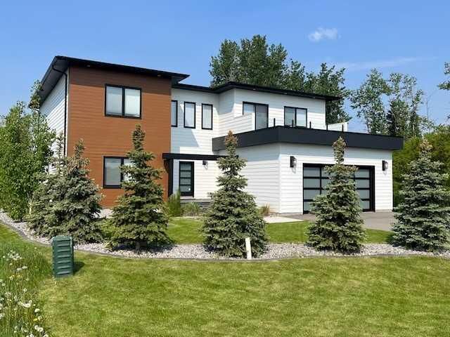 Property Photo: 2 Twin Rose Court AB T4S 1R8