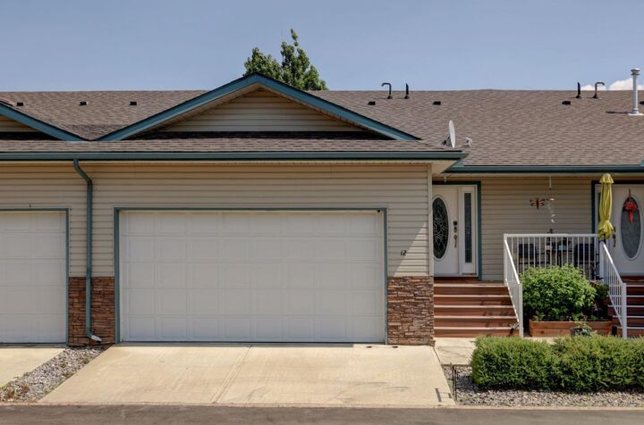 12 Garden Way — photo 1