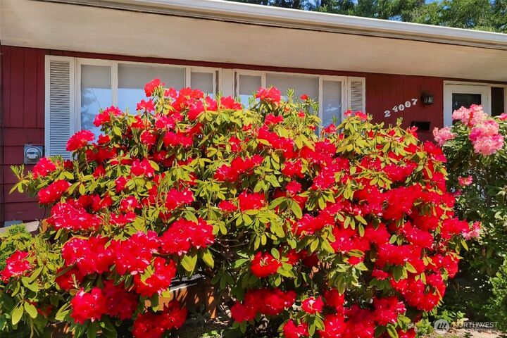 Property Photo:  24007  44th Avenue W  WA 98043 