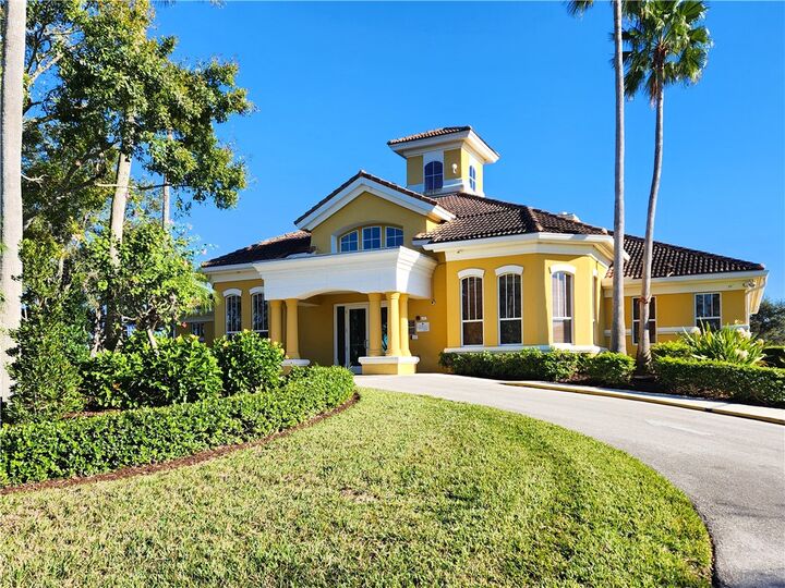 Property Photo: 5045 Fairways Circle D201 FL 32967