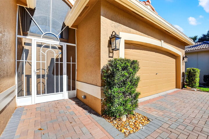Property Photo:  7697 Las Cruces Court  FL 33437 