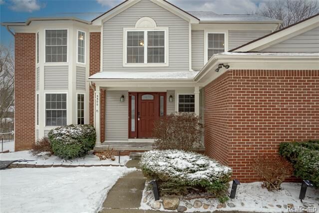 Property Photo:  5500 Huntsman Drive  MI 48383 