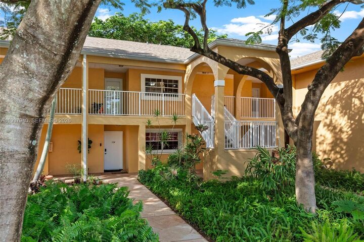 Property Photo: 401 SE 10th St B205 FL 33004