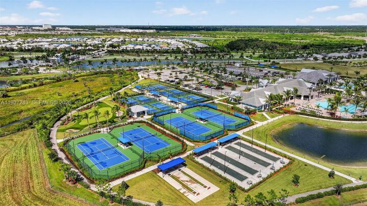 Property Photo: 13723 SW Gingerline Dr FL 34987