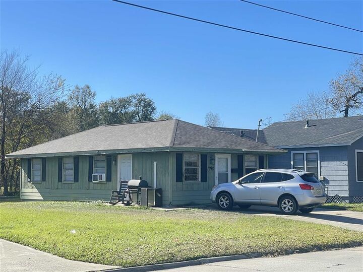 Property Photo: 1018 Alamo Street LA 70601