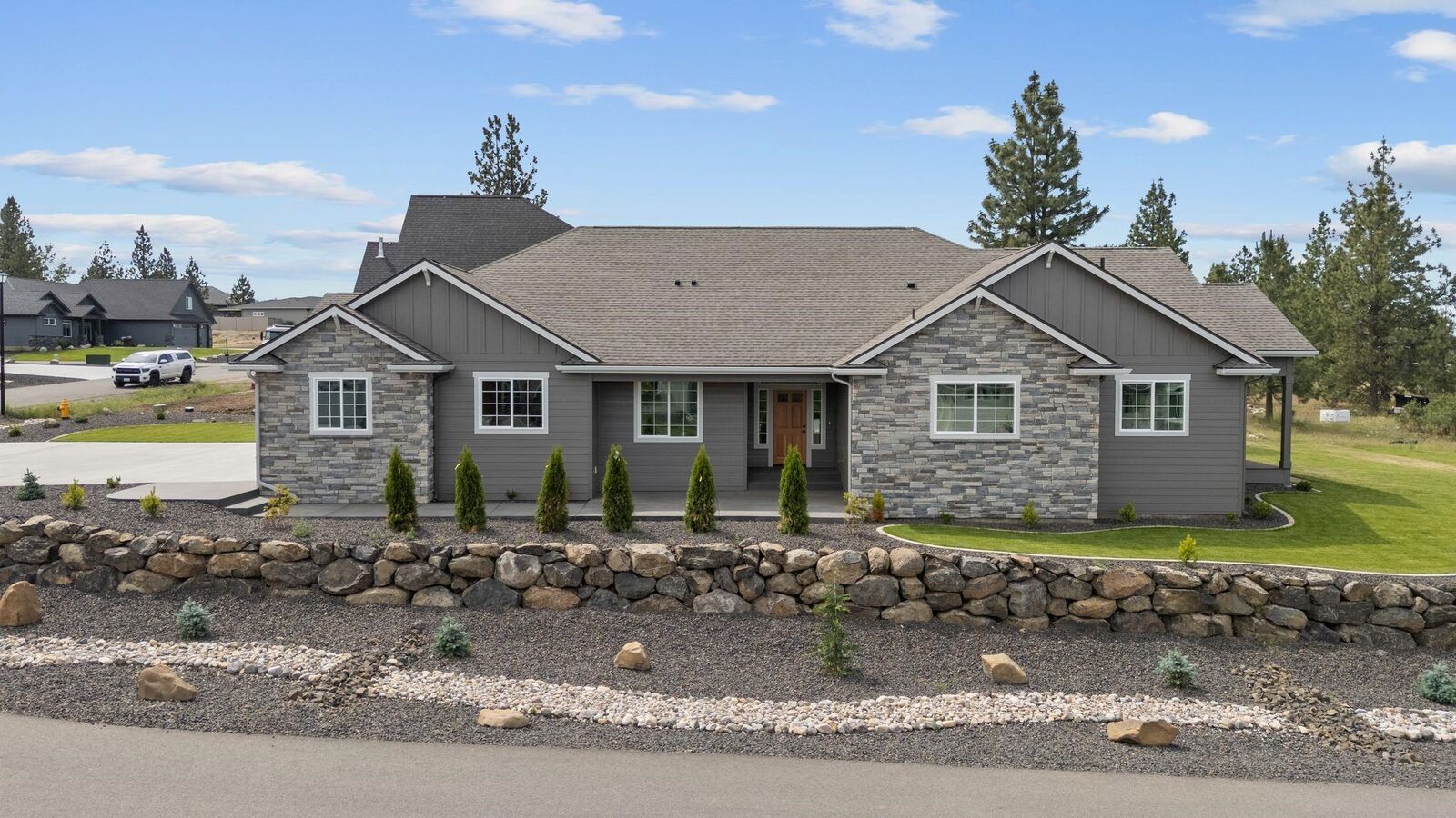 Property Photo:  2519 S Man O War Ln  WA 99037 