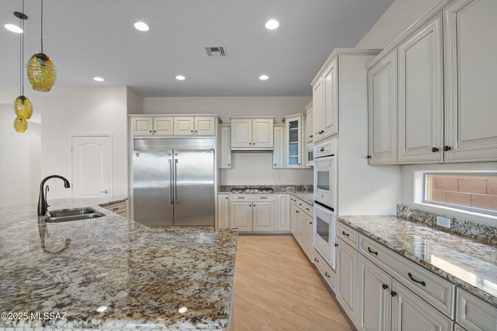 Property Photo:  12736 N Gentle Rain Drive  AZ 85658 