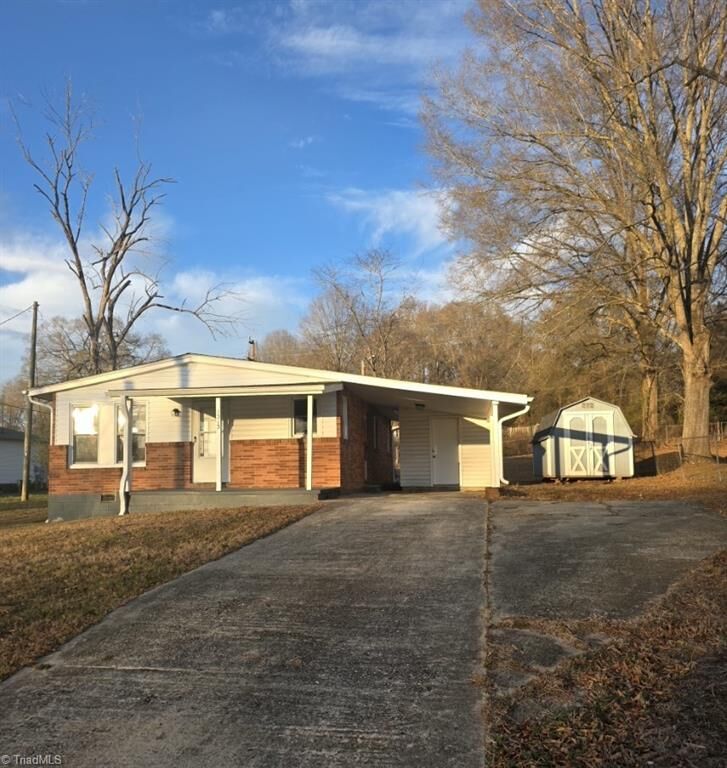 Property Photo:  1313 Rivercrest Drive  NC 27288 