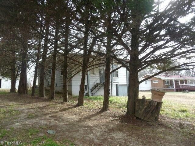 Property Photo: 1109 W Holly Hill Road NC 27360